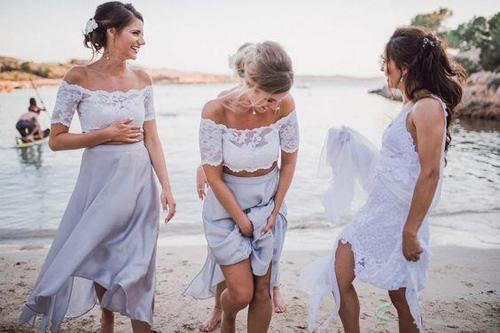 Precioso vestido de dama de honor de dos piezas con top de gasa y encaje, manga corta, ideal para bodas en la playa.