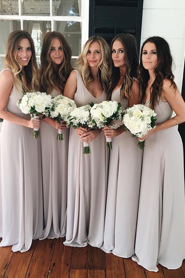 Vestidos largos de gasa sencillos hasta el suelo con espalda en V para damas de honor en bodas 