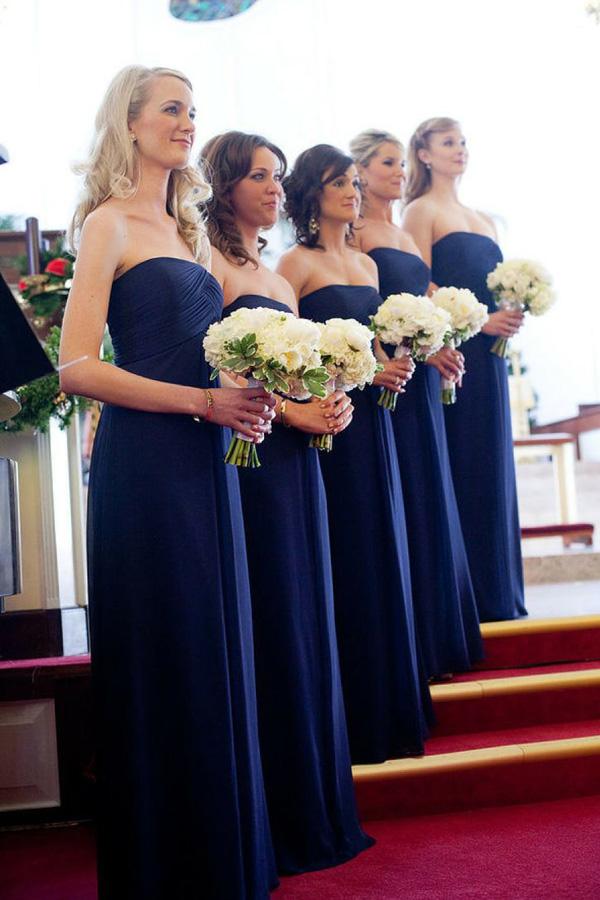 Vestidos largos de dama de honor sencillos, azul marino, con hombros descubiertos y hasta el suelo