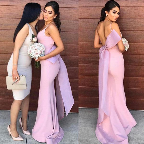 Robe de demoiselle d'honneur longue sirène en satin lilas, dos nu et nœud papillon