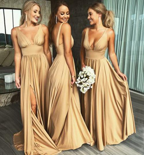 Vestido de dama de honor largo, sencillo y económico, de corte A, con escote en V y abertura. 