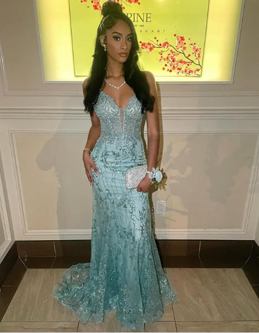 Vestido de noche de sirena con encantadores tirantes finos y apliques de encaje Y7921