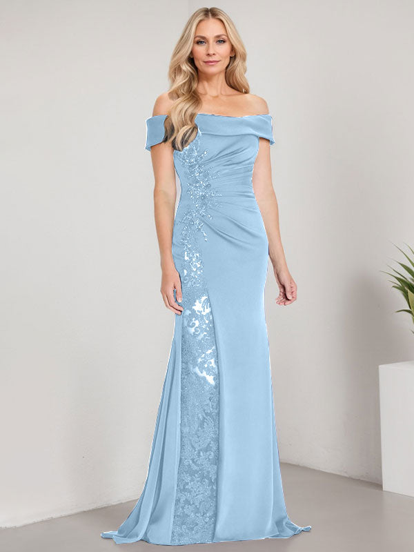 Robe de mariée sirène longue à épaules dénudées, coupe trapèze, ornée d'appliqués de perles et fendue jusqu'en haut, idéale pour la mère de la mariée. Décolleté épaules dénudées. Fendue haut. 