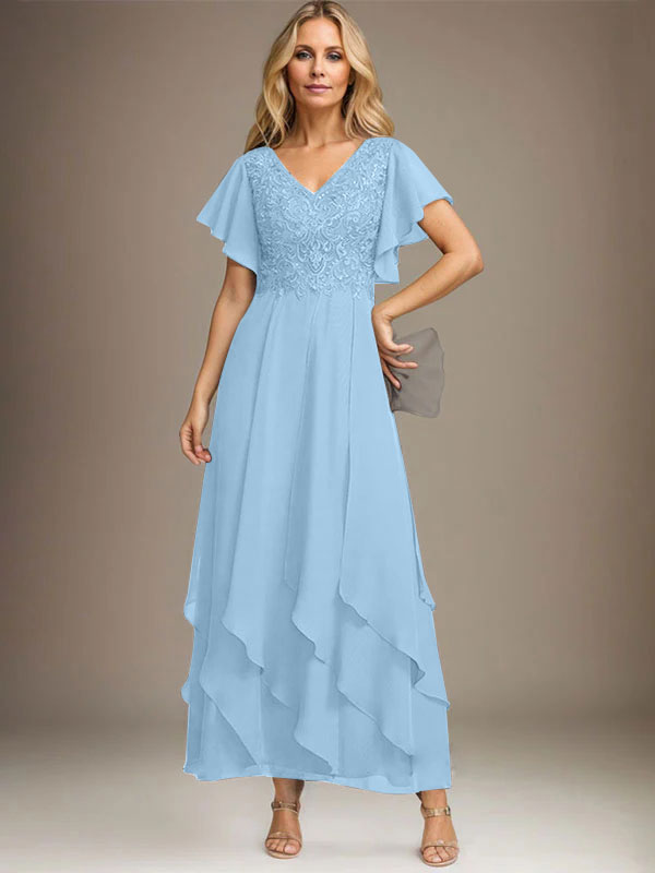 Vestido de novia de corte línea A, escote en V, largo hasta el tobillo, de gasa de encaje con volantes en cascada. 