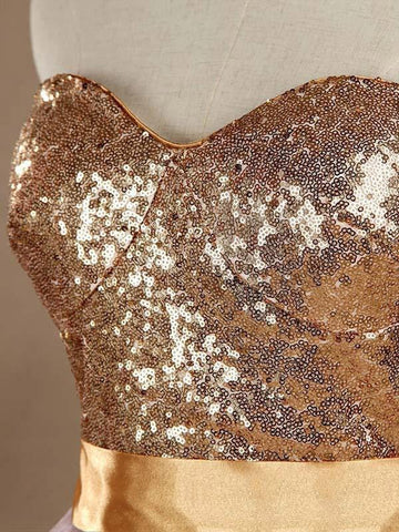 Vestido de dama de honor de tul morado claro con corte en A y escote corazón con lentejuelas doradas, sin tirantes y vestido de noche 