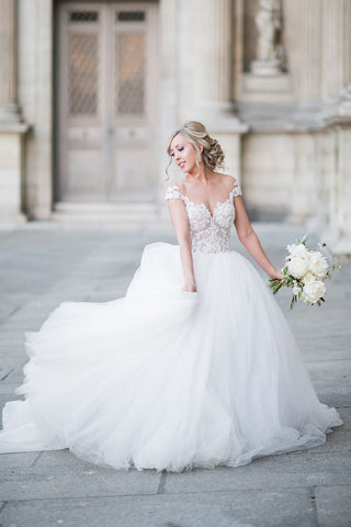 Vestido de novia de corte princesa, elegante, con mangas casquillo, encaje y tul WD692