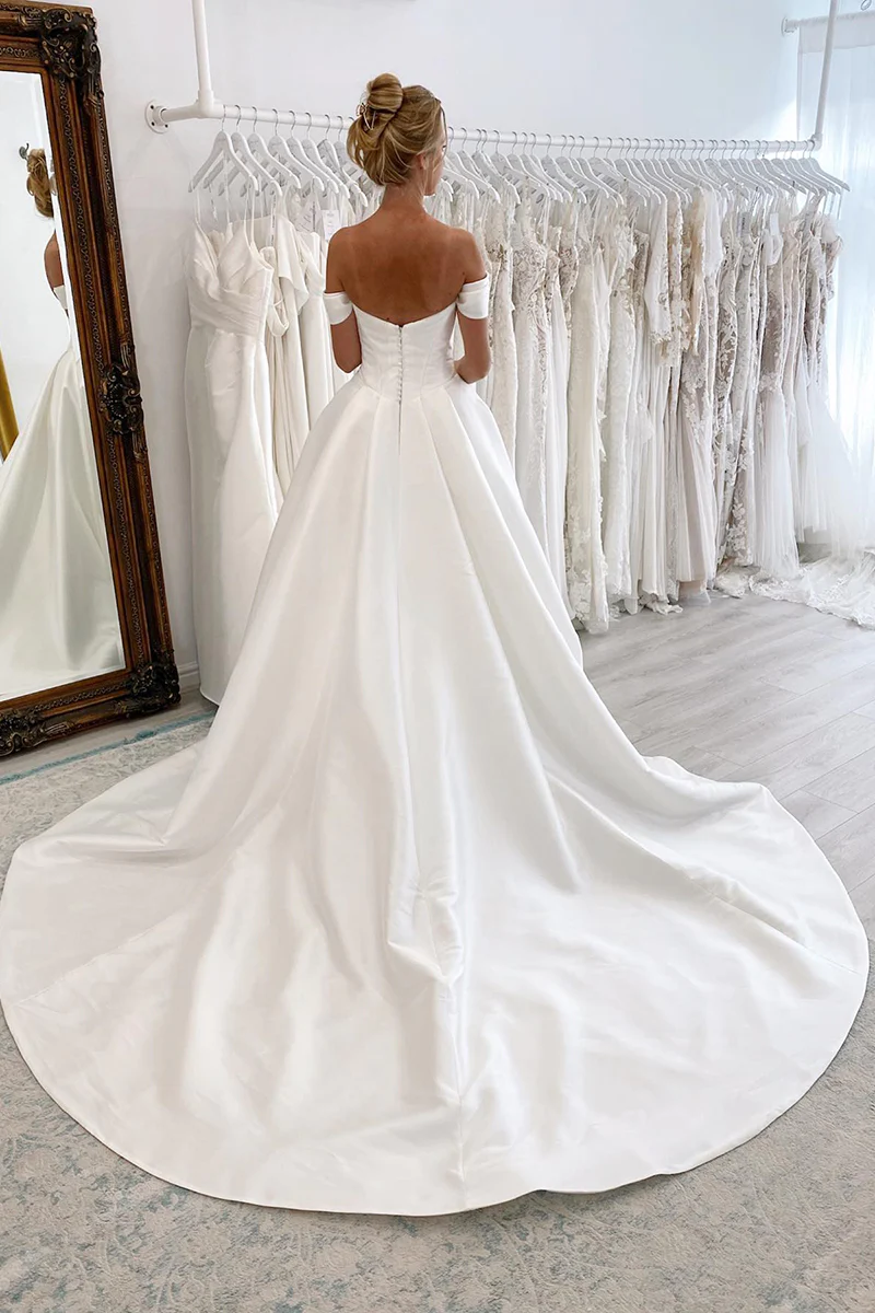 Vestido de novia sencillo de satén con hombros descubiertos y corte princesa WD649