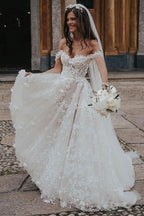 Robe de bal en tulle à épaules dénudées avec applications de dentelle WD582