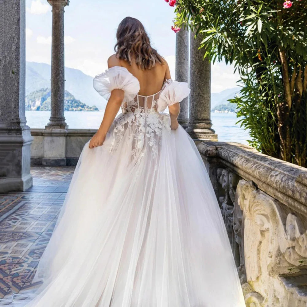 Beauteous Lace Appliques Wedding Dress Sweetheart Short Puffy Sleeves Bridal Gown Zipper Back Court Train Vestidos De Novia