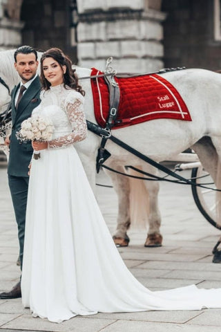Preciosos vestidos de novia largos de corte A, cuello alto, encaje y gasa con mangas largas.