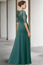 Precioso vestido largo verde de corte A, de encaje y gasa, para la madre de la novia, con mangas.