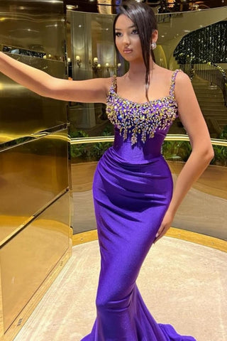 Precioso vestido largo de sirena morado sin mangas con purpurina para baile de graduación