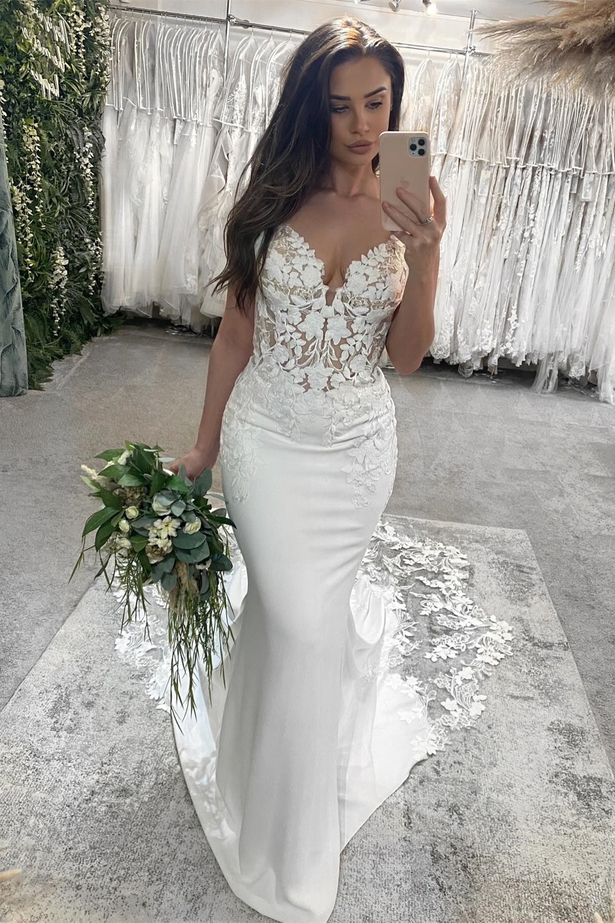 Magnifique robe de mariée sirène à fines bretelles sans manches en dentelle à sequins