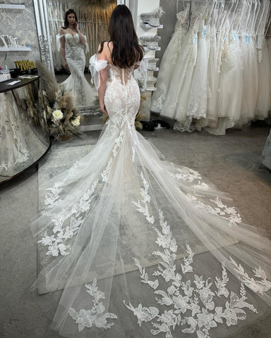 Preciosos vestidos de novia de sirena con escote corazón, sin mangas, apliques de tul y encaje