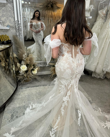 Preciosos vestidos de novia de sirena con escote corazón, sin mangas, apliques de tul y encaje