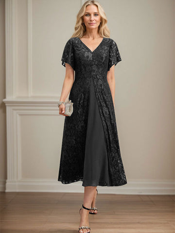 Vestido de novia de gasa de encaje, corte en A, escote en V y largo hasta la rodilla. 