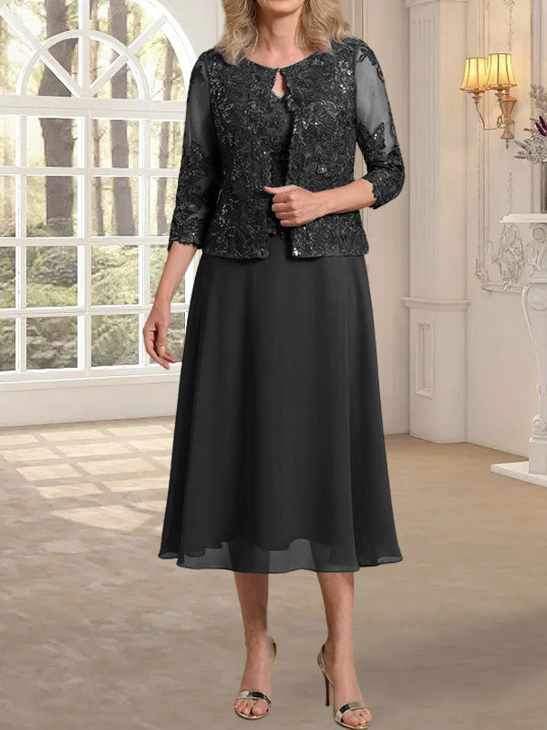 Vestido de novia de corte línea A, escote redondo, largo hasta la rodilla, de encaje y gasa con lentejuelas. 