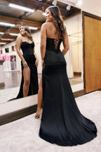 Vestidos largos de fiesta de sirena de satén con escote corazón y abertura, adornados con cuentas.