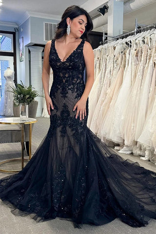 Robe de mariée longue trompette à col en V et applications de tulle noir WD699