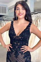 Robe de mariée longue trompette à col en V et applications de tulle noir WD699