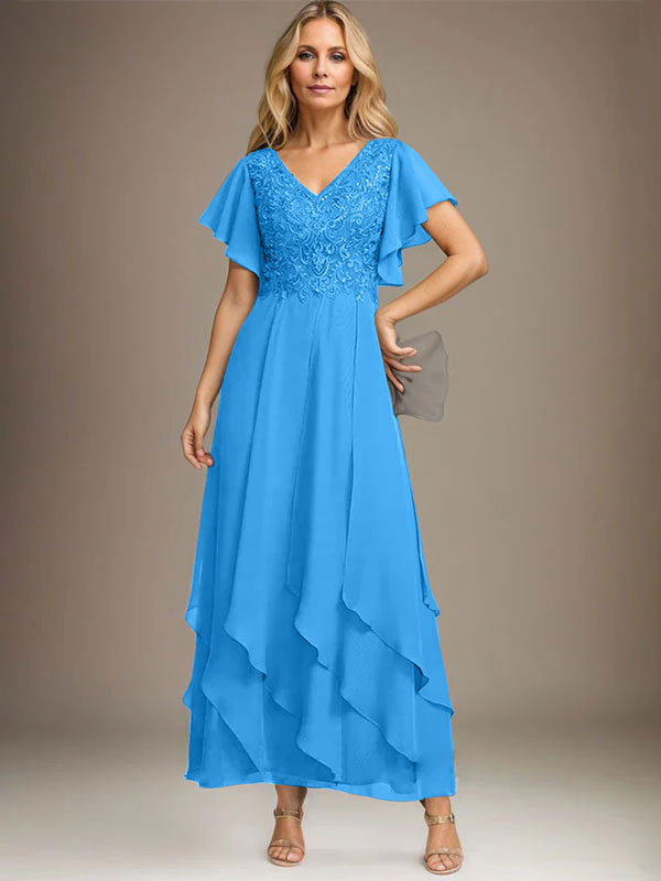 Vestido de novia de corte línea A, escote en V, largo hasta el tobillo, de gasa de encaje con volantes en cascada. 