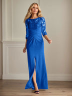 Vestido de madrina de la novia color ciruela, de encaje elástico y corte sirena. 