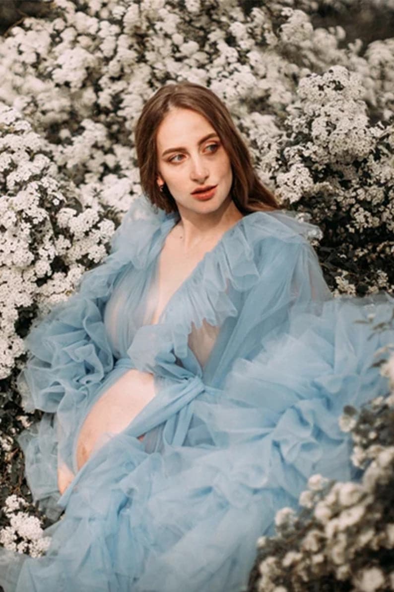 Vestido de maternidad de tul para sesión de fotos