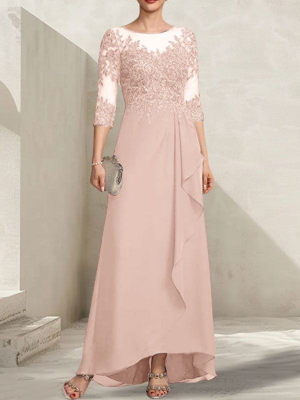 Vestido de madrina de la novia, corte asimétrico, escote ilusión, encaje y gasa, con lentejuelas y volantes en cascada.
