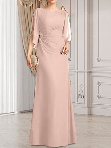 Robe fourreau/colonne longue en mousseline pour la mère de la mariée, ornée de perles plissées.