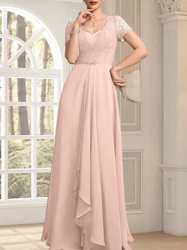 Vestido de corte A, escote corazón, largo hasta el suelo, de gasa, encaje, con cuentas y volantes en cascada para la madre de la novia.