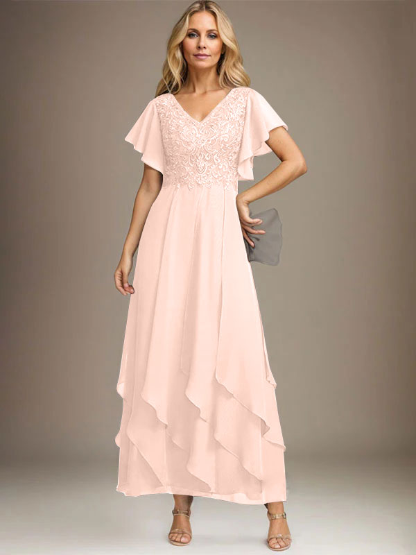 Vestido de novia de corte línea A, escote en V, largo hasta el tobillo, de gasa de encaje con volantes en cascada. 