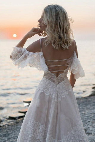 Vestidos de novia bohemios con tirantes, hombros descubiertos y encaje encantador para la playa WD557