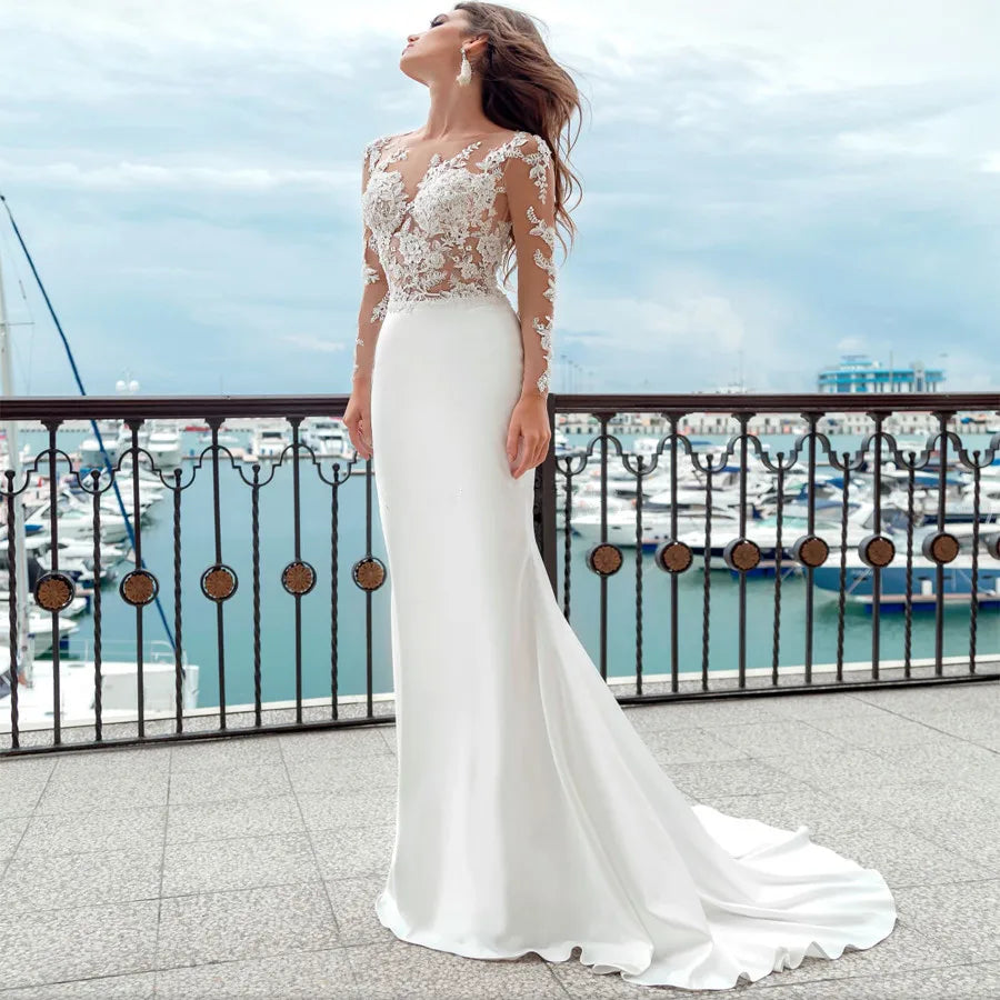 Robes de mariée sirène à manches longues, décolleté rond transparent, boutons en satin appliqués dans le dos, robes de mariée de plage avec traîne balayée 2023 