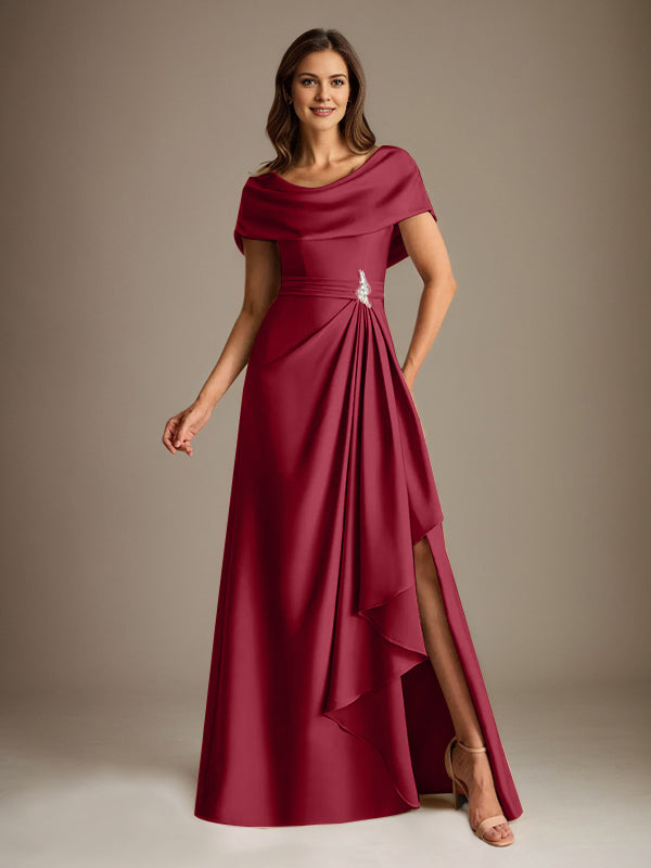 Robe de mariée trapèze en satin stretch, longue jusqu'au sol, avec décolleté rond et volants cascade, idéale pour la mère de la mariée. 