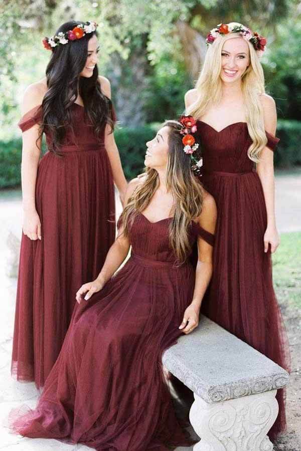 Vestidos de dama de honor largos hasta el suelo de tul burdeos con hombros descubiertos 