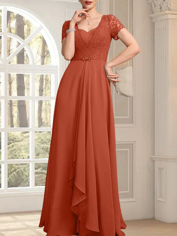 Vestido de corte A, escote corazón, largo hasta el suelo, de gasa, encaje, con cuentas y volantes en cascada para la madre de la novia.