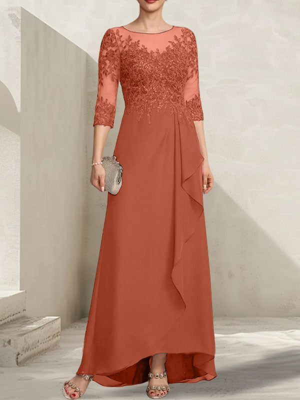 Vestido de madrina de la novia, corte asimétrico, escote ilusión, encaje y gasa, con lentejuelas y volantes en cascada.