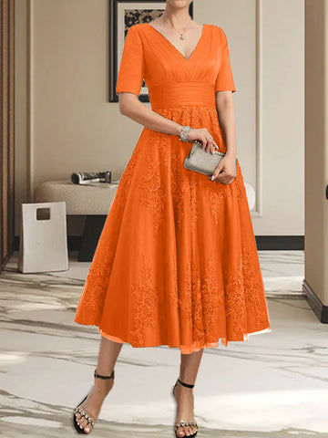 Vestido de tul y encaje para la madre de la novia, corte en A, escote en V, largo hasta la rodilla, con pliegues