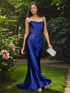 Vestido de fiesta largo de sirena sin tirantes con rosa 3D y corpiño transparente