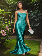 Vestido de fiesta largo de sirena sin tirantes con rosa 3D y corpiño transparente