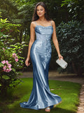 Vestido de fiesta largo de sirena sin tirantes con rosa 3D y corpiño transparente
