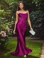 Vestido de fiesta largo de sirena sin tirantes con rosa 3D y corpiño transparente