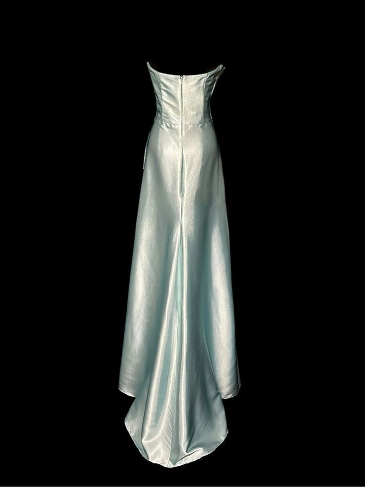 Elegante vestido largo de fiesta de satén sin tirantes color verde salvia Y8561