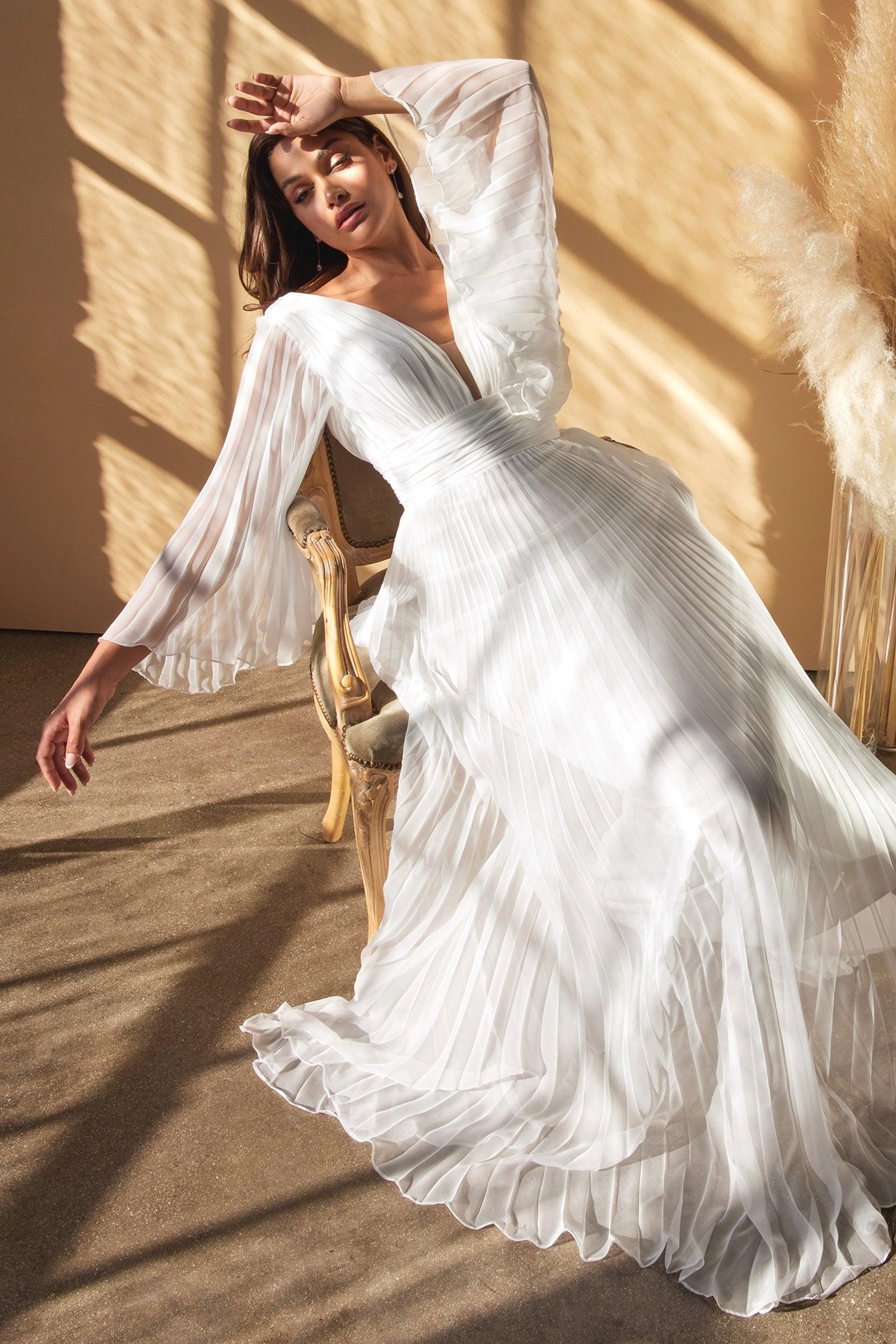 Robe de mariée longue plissée de coupe trapèze