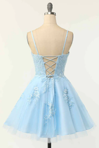 Robe de bal courte bleu clair à bretelles spaghetti, coupe trapèze, laçage au dos et application Y2673