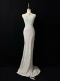 Vestido de fiesta blanco brillante con tirantes finos, lentejuelas, corte sirena, abertura y borlas Y8648