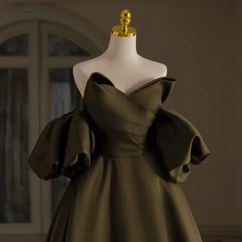 Robe de mariée en satin, robe de mariée unique, robe de mariée vert armée Y4964