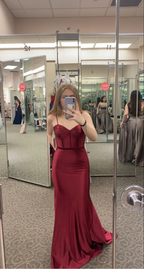 Robe de soirée sirène bordeaux à fines bretelles Y6430