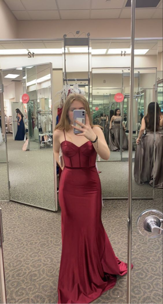 Robe de soirée sirène bordeaux à fines bretelles Y6430