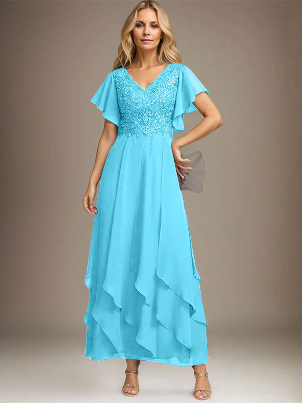 Vestido de novia de corte línea A, escote en V, largo hasta el tobillo, de gasa de encaje con volantes en cascada. 